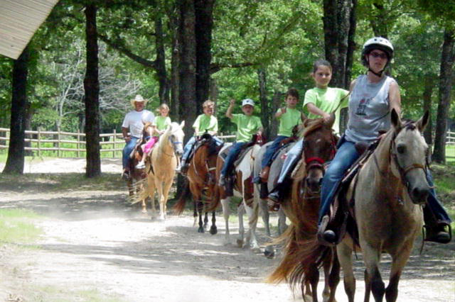 Paseo a caballo Rocking L Guest Ranch